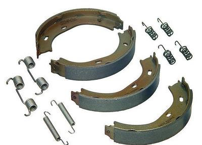 1973 Mercedes Benz 220 Parking Brake Shoe Set