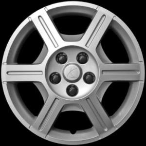 2005 Saturn Relay 17" OEM Wheel Cover